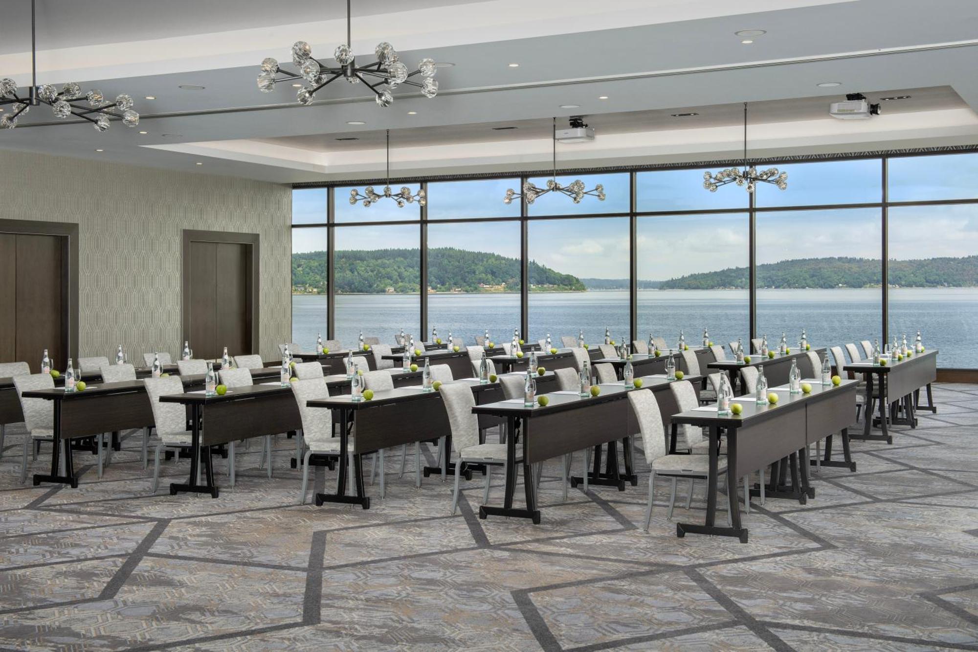 Silver Cloud Hotel Tacoma At Point Ruston Waterfront Ngoại thất bức ảnh